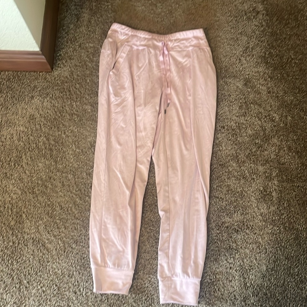 Athletic pants
